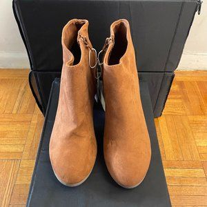Old Navy Brown Cognac Faux Suede Ankle Boot Heels- Size 8